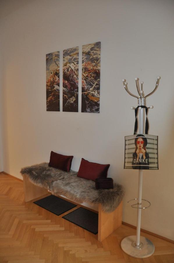 Wunderschone Altbauwohnung In Zentraler Lage Wien Dış mekan fotoğraf